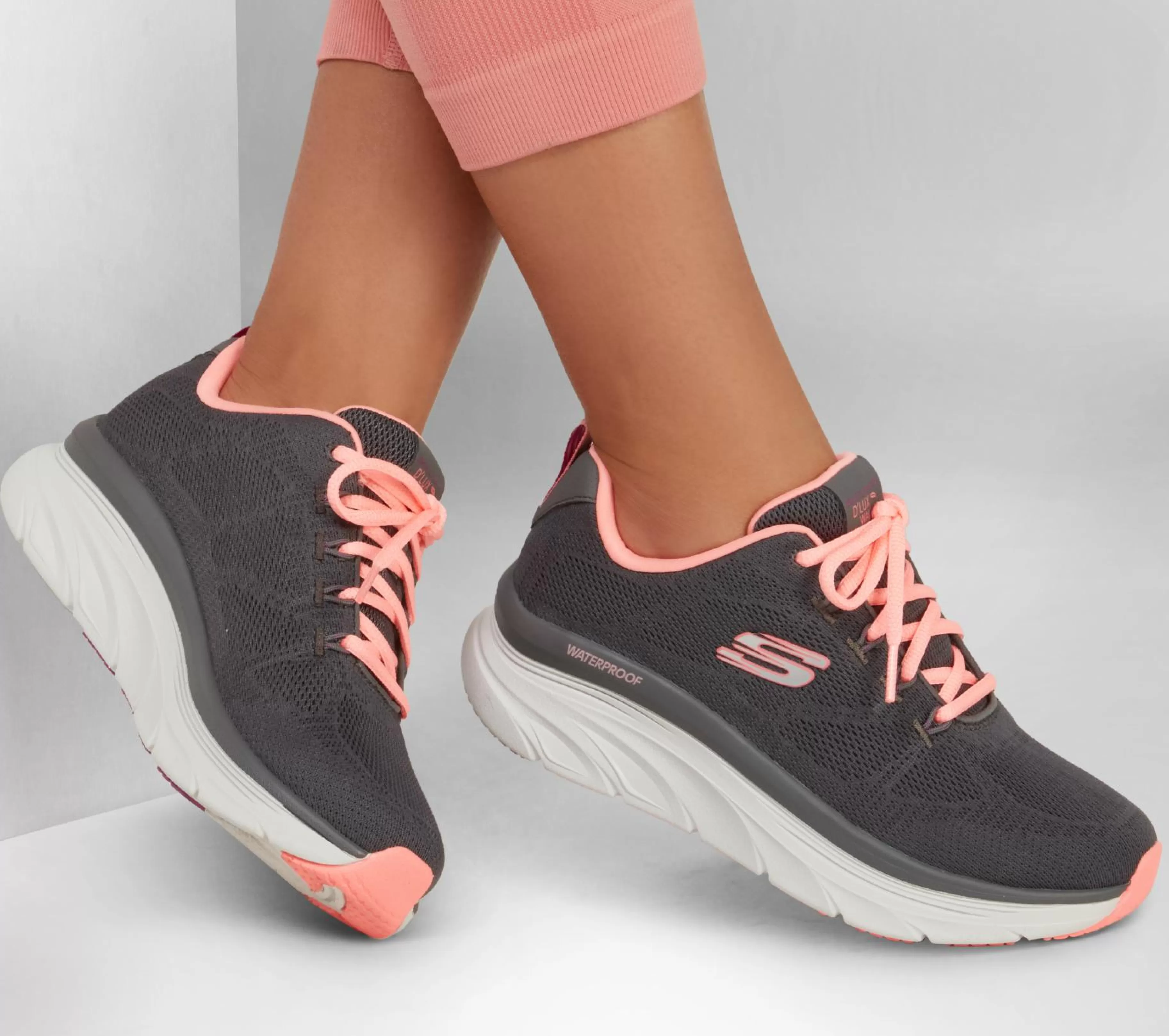 Com Atacadores | Sapatilhas | SKECHERS Relaxed Fit: D'Lux Walker - Get Oasis CARVÃO / CORAL