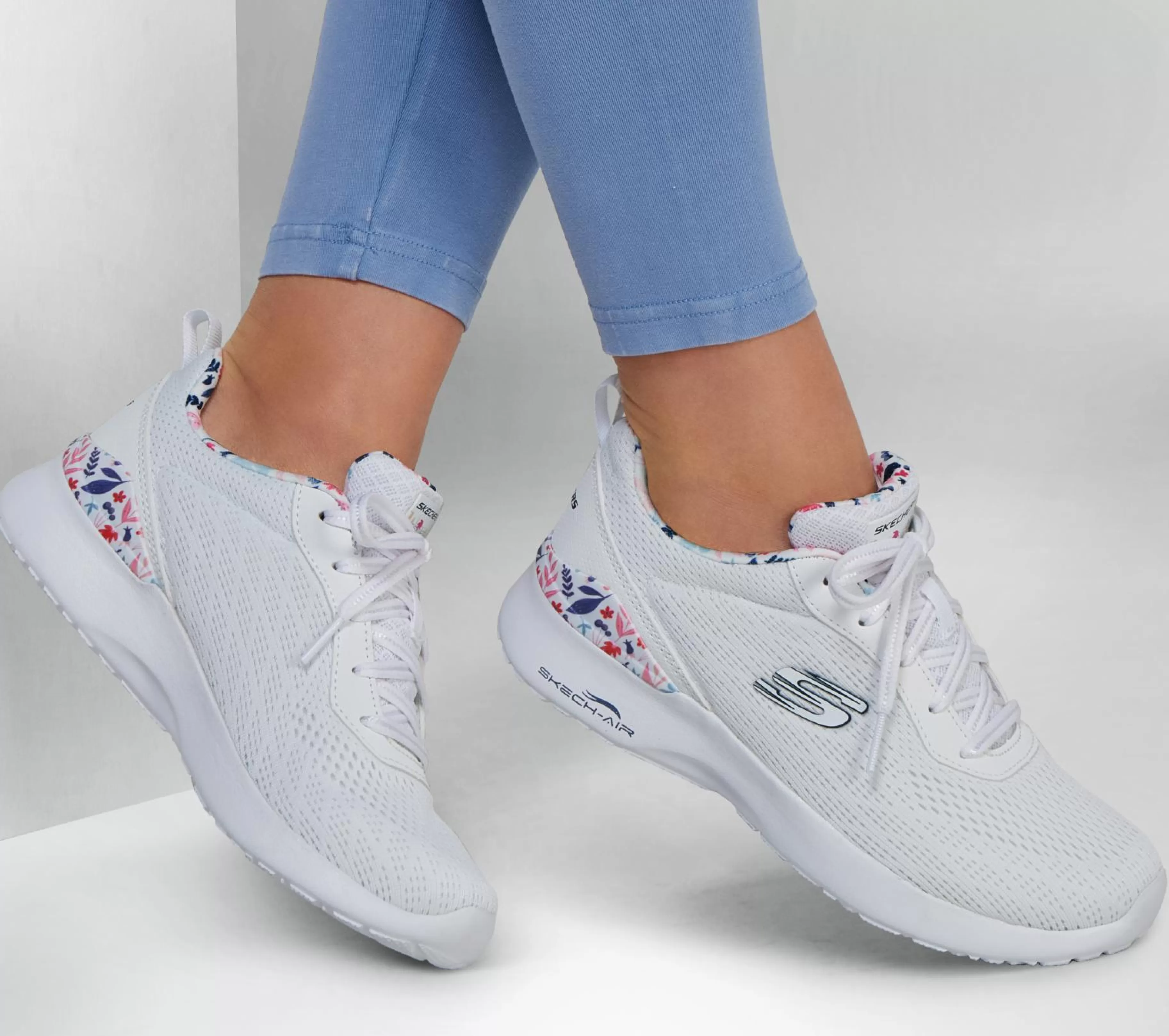 Com Atacadores | Sapatilhas Casuais | SKECHERS Skech-Air Dynamight - Laid Out BRANCO / MULTICOR